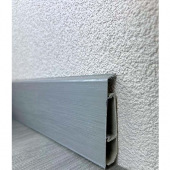 Плинтус напольный крашеный из ПВХ ULTRA LINE - 716 Хайтек 2,2м (РФ) Плинтус напольный крашеный из ПВХ ULTRA LINE - 716 Хайтек 2,2м (РФ)