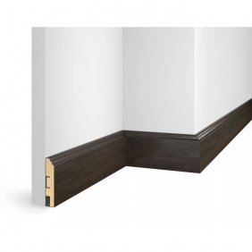 Напольный плинтус Nanoflex Дуб темный ЕP07 